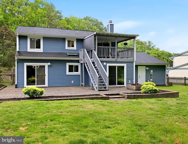 6906 Deer Run Dr, Alexandria, VA 22306