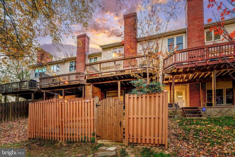 2029 Magarity Ct, Falls Church, VA 22043
