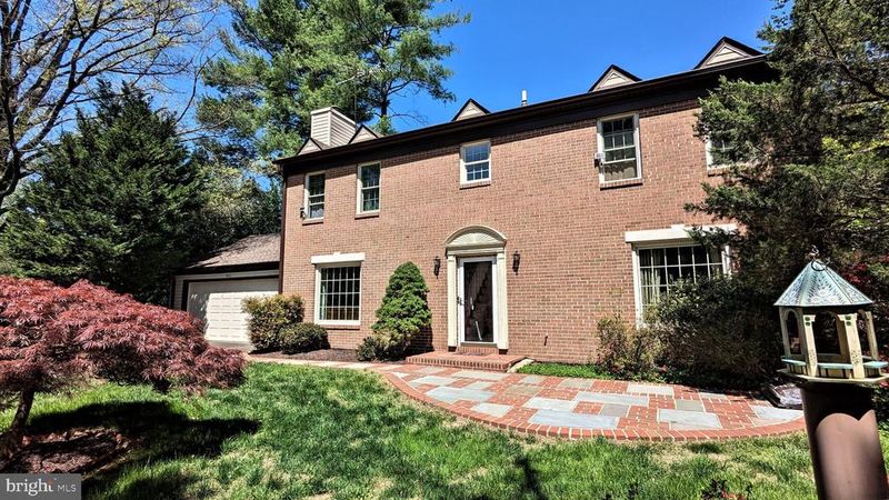 1835 Batten Hollow Rd, Vienna, VA 22182
