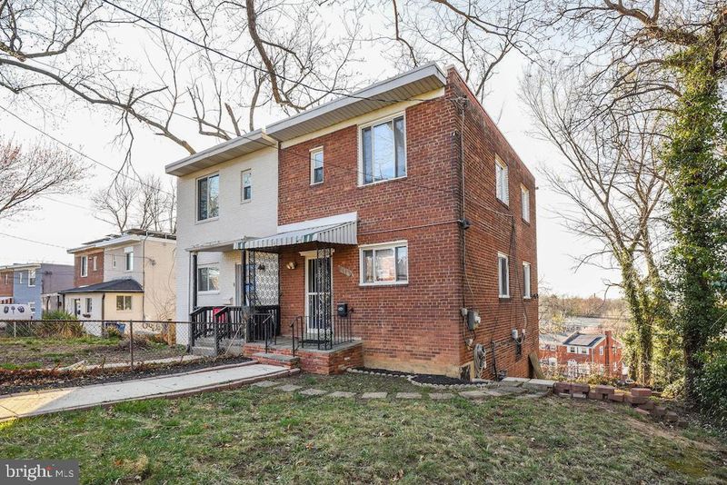513 Hilltop Ter SE, Washington, DC 20019
