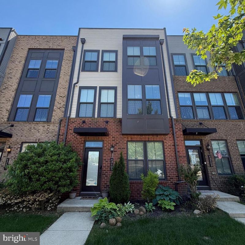 43405 Southland St, Ashburn, VA 20148