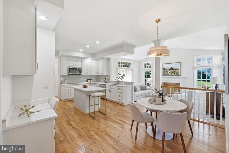 10816 Maplecrest Ln, Potomac, MD 20854