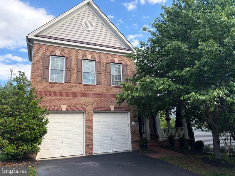 21398 Fairhunt Dr, Ashburn, VA 20148
