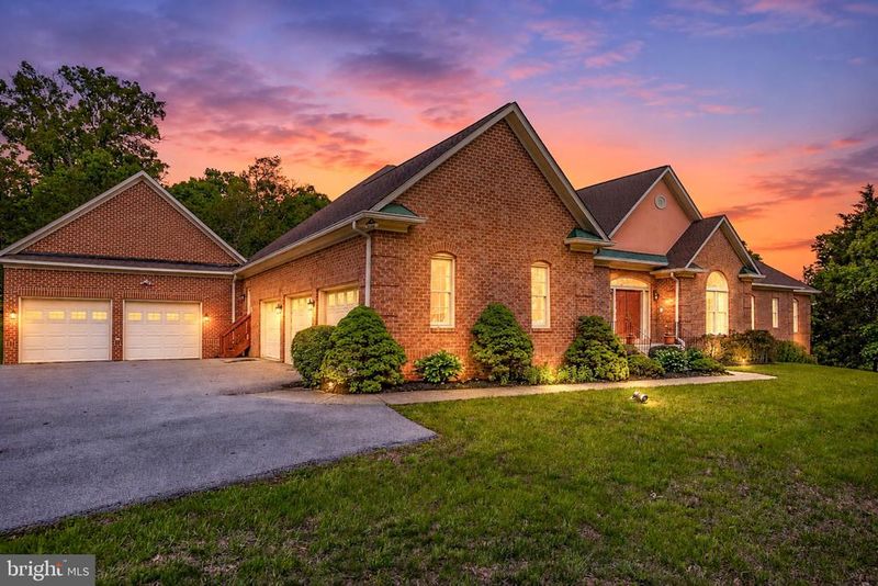 12601 Tribunal Ln, Potomac, MD 20854
