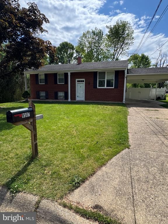 9507 Small Dr, Clinton, MD 20735