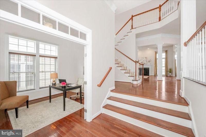 11117 Potomac Oaks Dr, Rockville, MD 20850