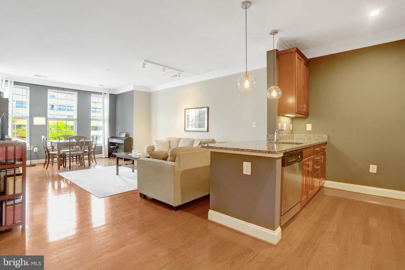 1023 N Royal St #312, Alexandria, VA 22314
