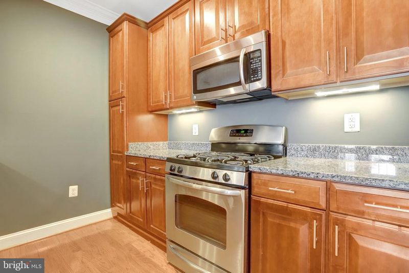 1023 N Royal St #312, Alexandria, VA 22314