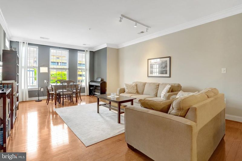 1023 N Royal St #312, Alexandria, VA 22314