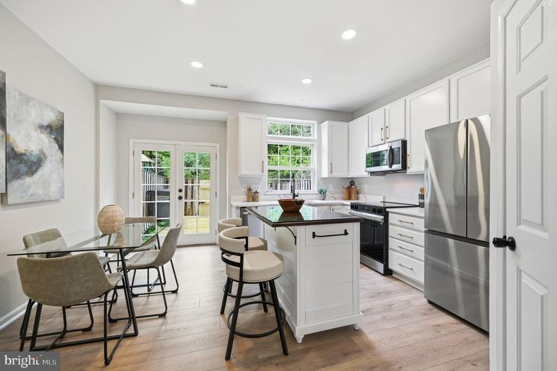 15608 Three Otters Pl, Manassas, VA 20112