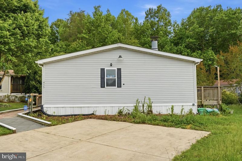 415 Dutch Dr, Lothian, MD 20711