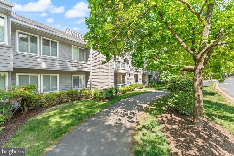 11741 Summerchase Cir #A, Reston, VA 20194
