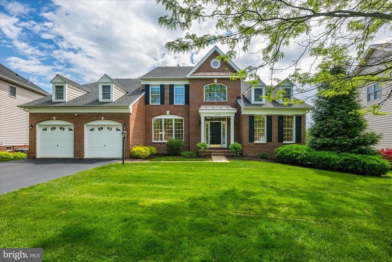 19988 Hazeltine Pl, Ashburn, VA 20147