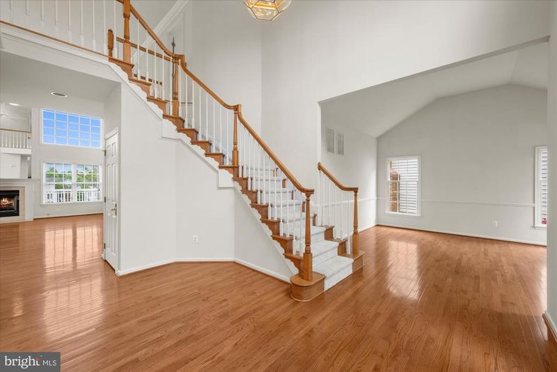 19988 Hazeltine Pl, Ashburn, VA 20147