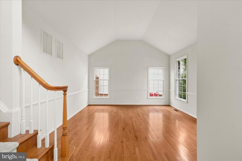 19988 Hazeltine Pl, Ashburn, VA 20147