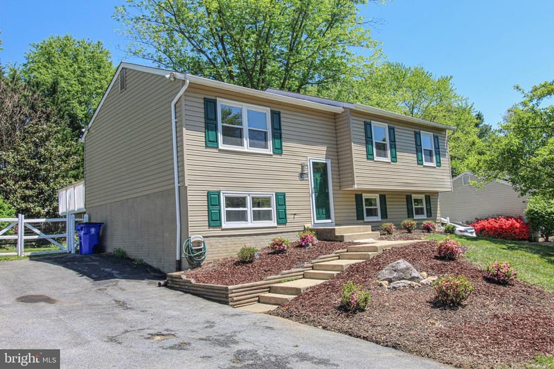 24201 Bush Hill Rd, Gaithersburg, MD 20882