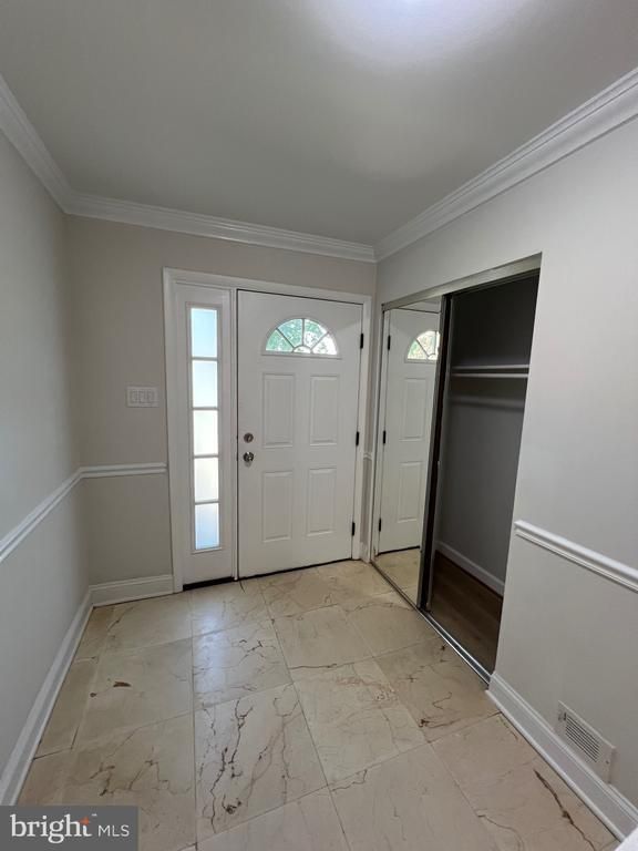 972 W Side Dr #21-F, Gaithersburg, MD 20878