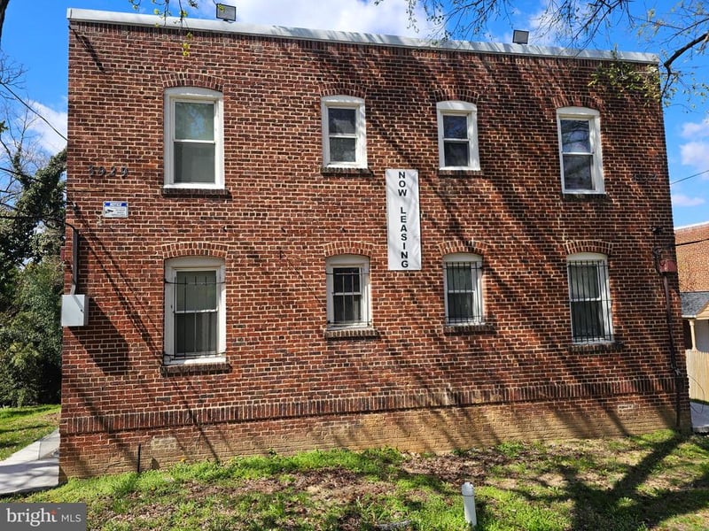 3929 4th St SE #4, Washington, DC 20032