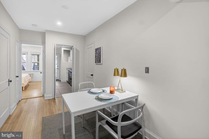 2228 40th St NW #1, Washington, DC 20007