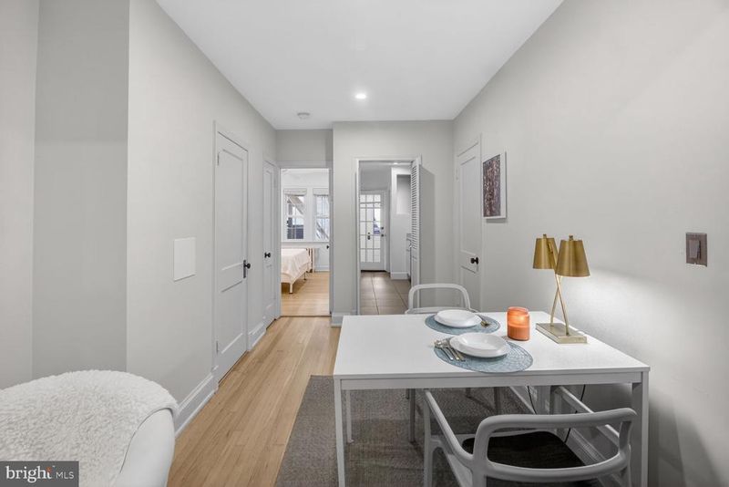 2228 40th St NW #1, Washington, DC 20007