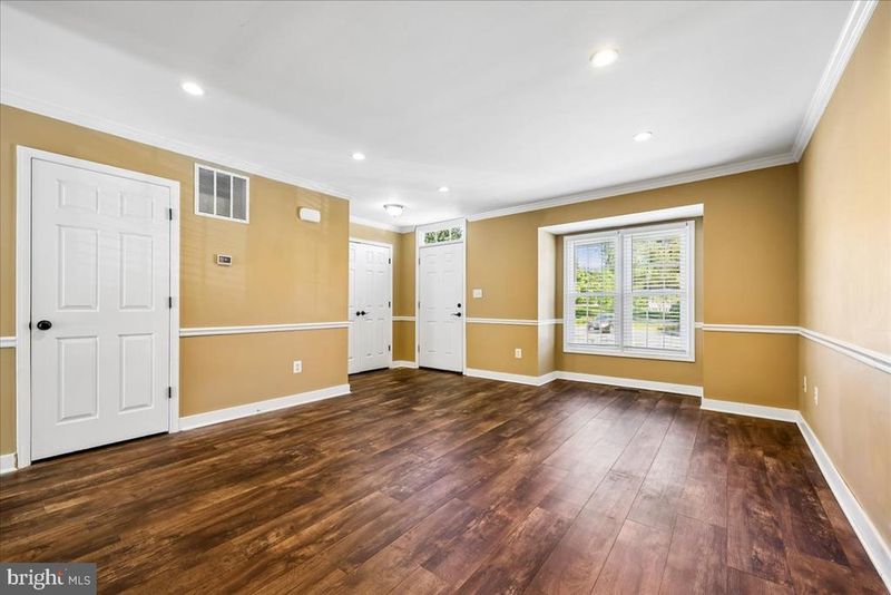 6630 Commodore Ct, New Market, MD 21774