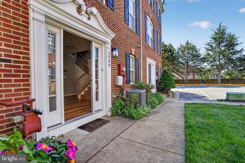 3684 Madison Watch Way, Falls Church, VA 22041