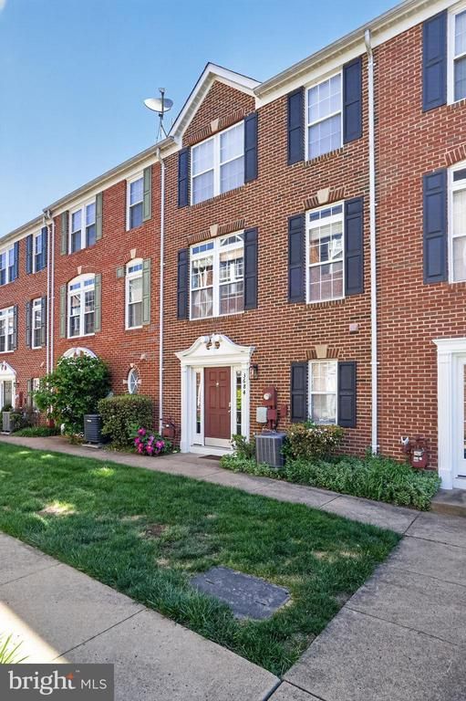 3684 Madison Watch Way, Falls Church, VA 22041