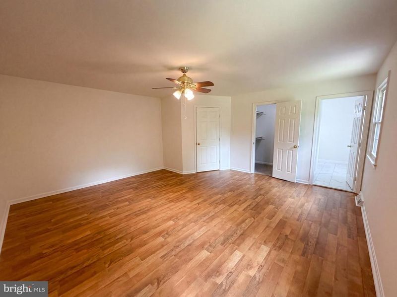 3211 Fox Mill Rd, Oakton, VA 22124