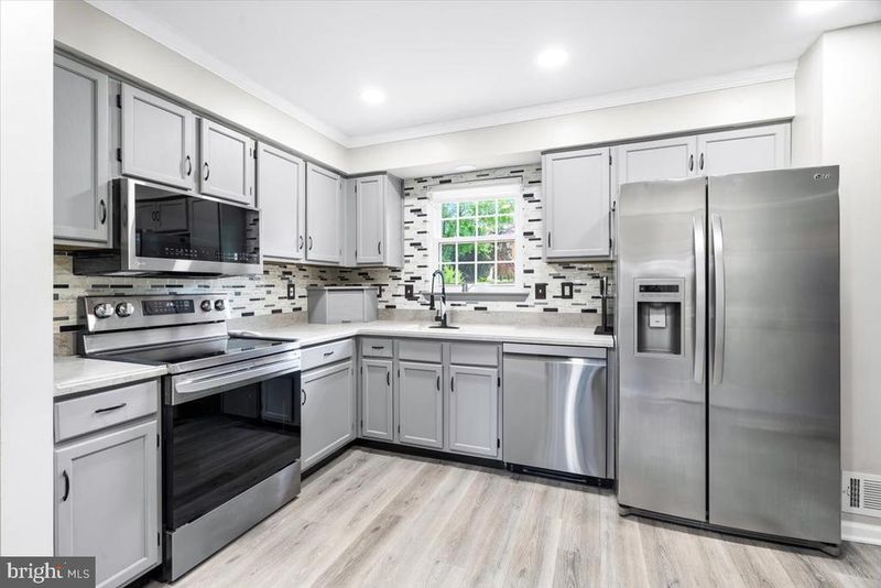 5021 Mallard Ln, Frederick, MD 21703