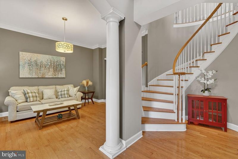 414 Summer Garden Way, Rockville, MD 20850