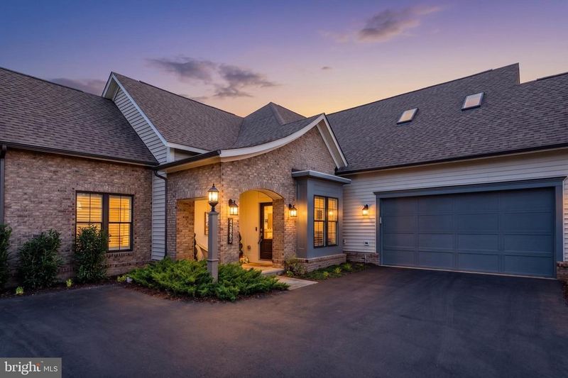 42863 Beaver Crossing Sq, Ashburn, VA 20148