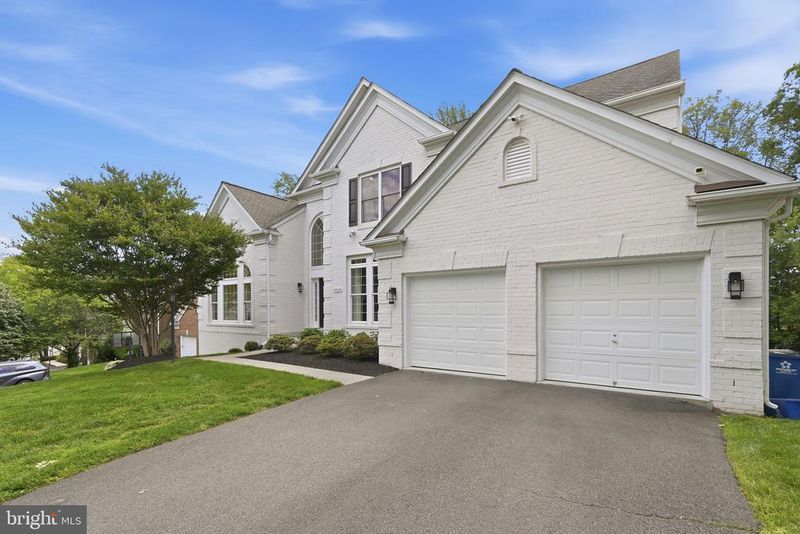 4929 Sammy Joe Dr, Fairfax, VA 22030