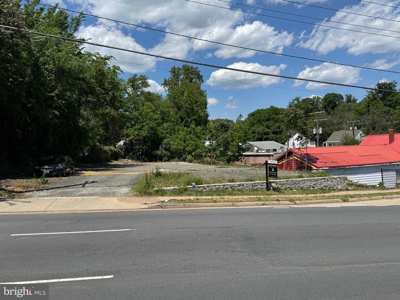 6150 Richmond Hw, Alexandria, VA 22303