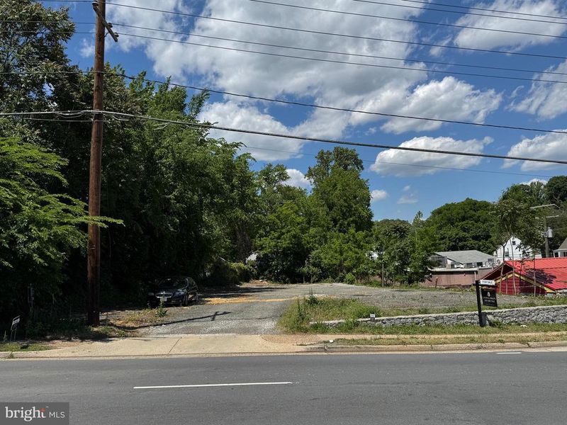 6150 Richmond Hw, Alexandria, VA 22303