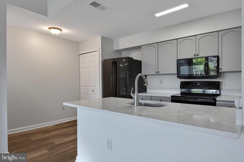 8610 Beekman Pl #D, Alexandria, VA 22309