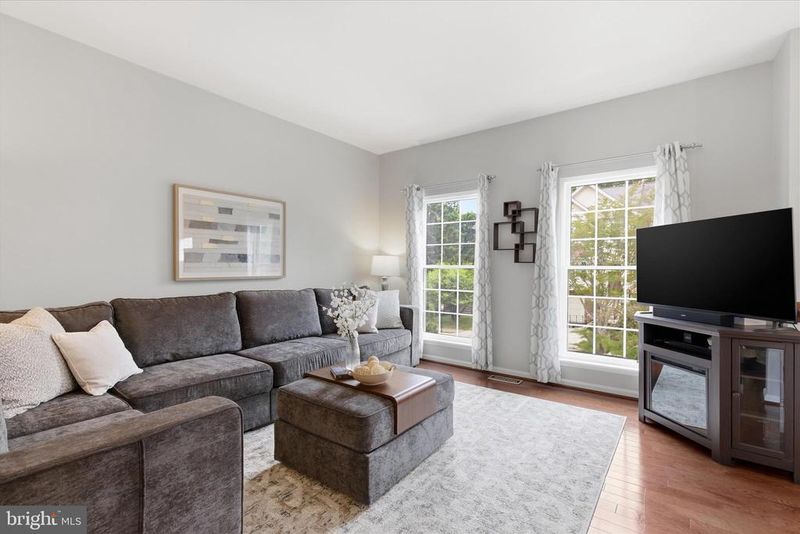 13062 Quartz Ln, Clifton, VA 20124