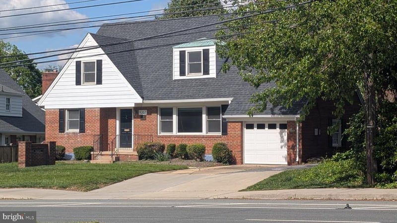 9207 Old Georgetown Rd, Bethesda, MD 20814