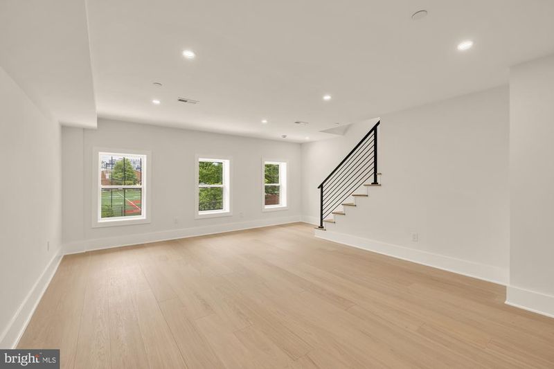 5703 9th St NW #B, Washington, DC 20011