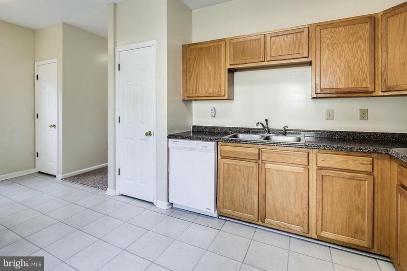 2018 Cooper Point Ct, Odenton, MD 21113
