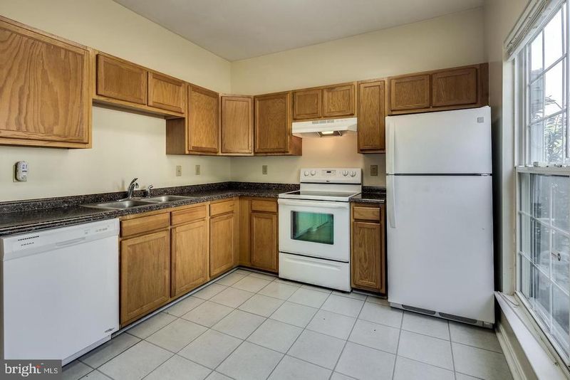 2018 Cooper Point Ct, Odenton, MD 21113