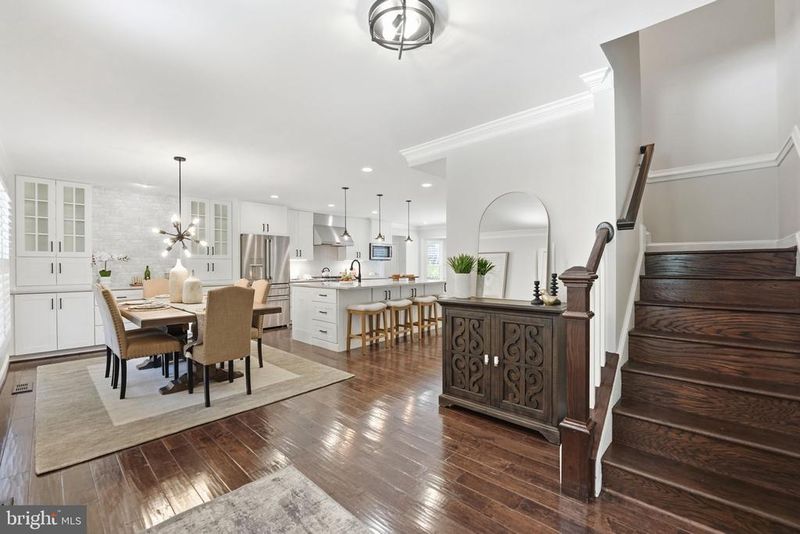 2638 Oakton Glen Dr, Vienna, VA 22181