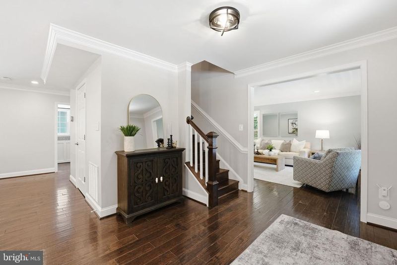 2638 Oakton Glen Dr, Vienna, VA 22181
