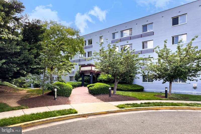 3701 5th St S #501, Arlington, VA 22204
