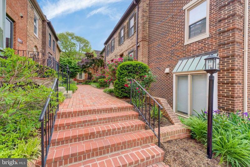 6712 Langston Blvd #C, Arlington, VA 22205