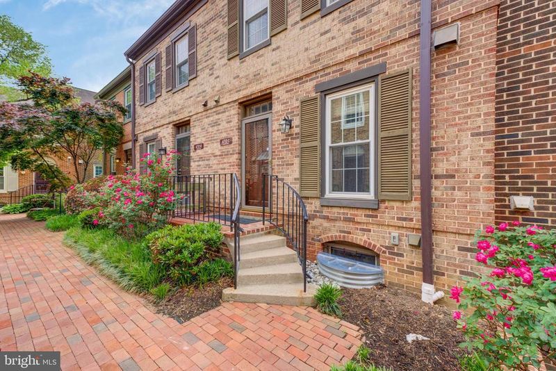 6712 Langston Blvd #C, Arlington, VA 22205