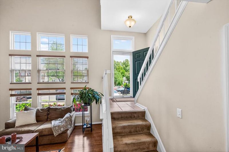 3341 Oakshade Ct, Fairfax, VA 22033