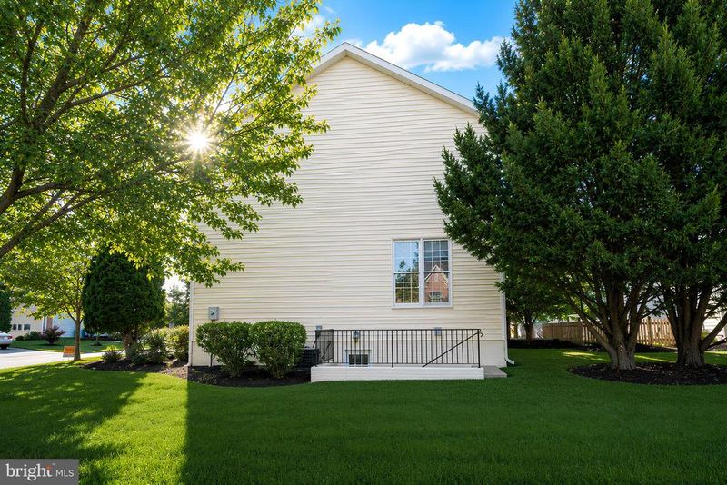 42848 Sidney Pl, Ashburn, VA 20148