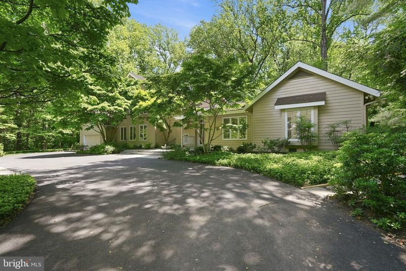 11815 Beekman Pl, Potomac, MD 20854