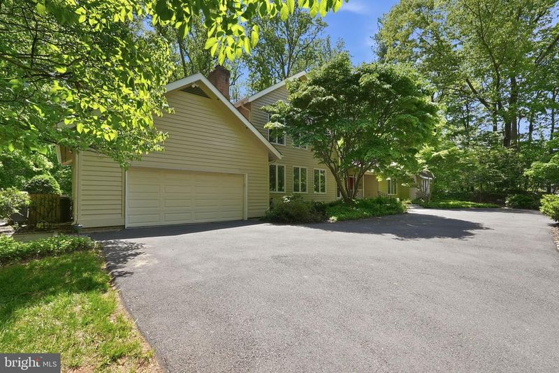 11815 Beekman Pl, Potomac, MD 20854