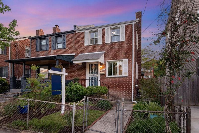 707 Burns St SE, Washington, DC 20019